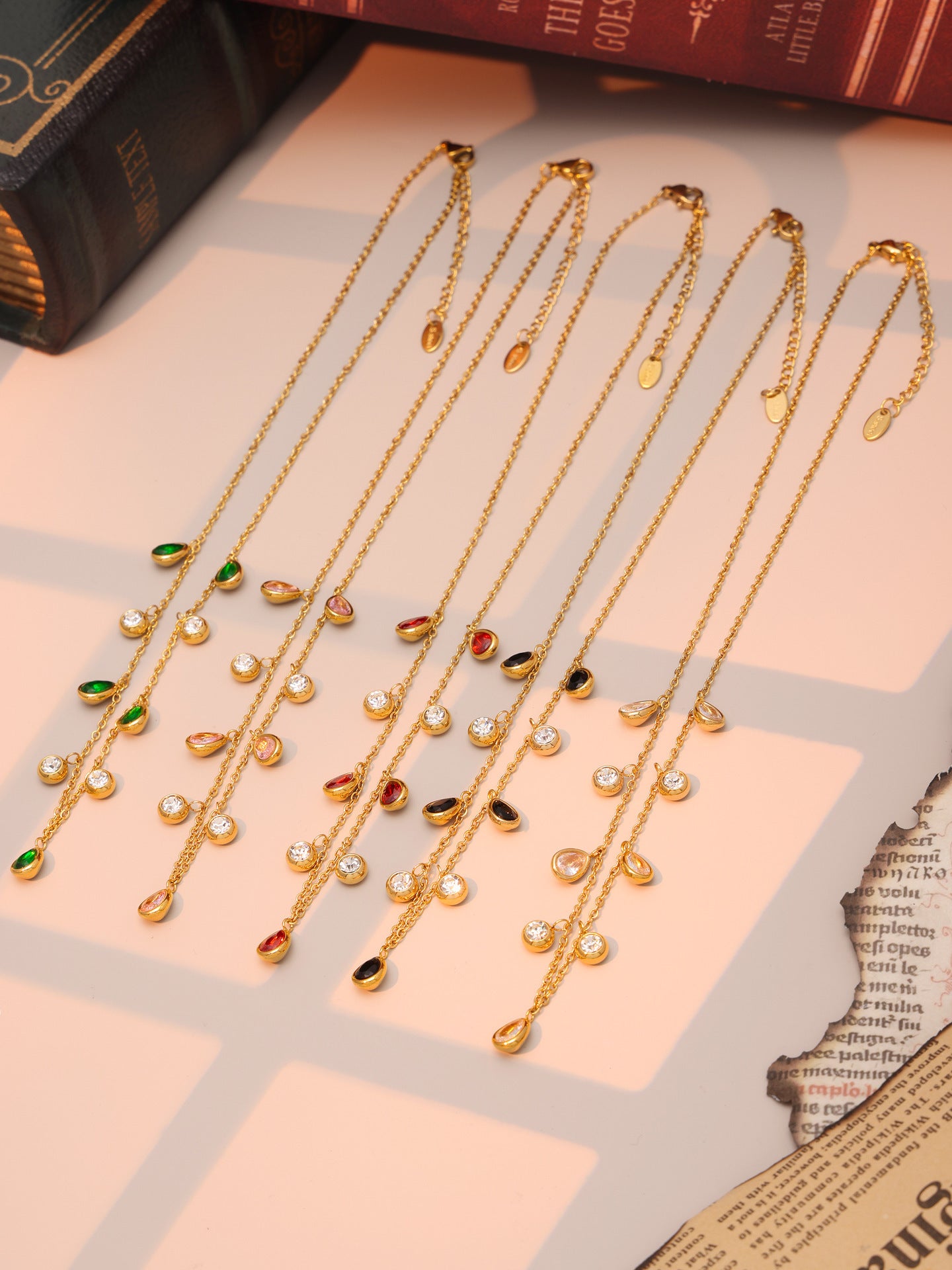 Dainty Gold Teardrop Charm Necklace(green)