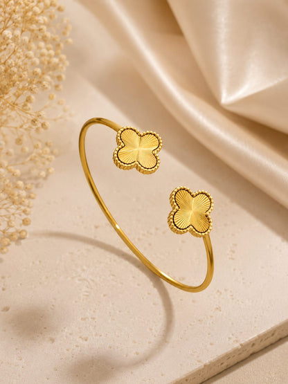 Eternal Clover Bangle