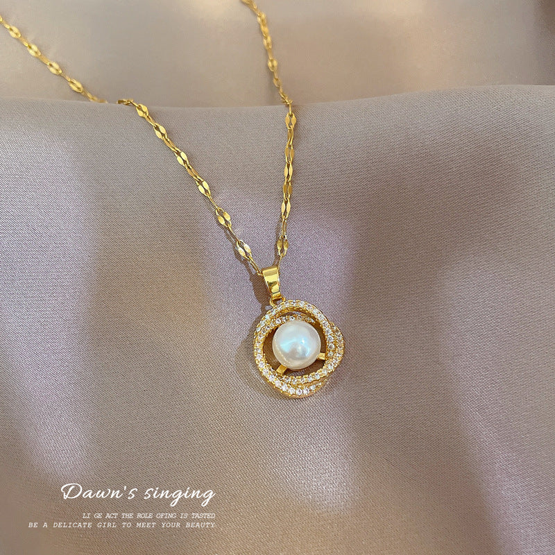 Gold Pearl Pendant Necklace