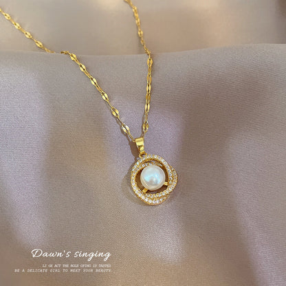 Gold Pearl Pendant Necklace