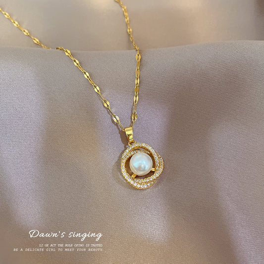 Gold Pearl Pendant Necklace