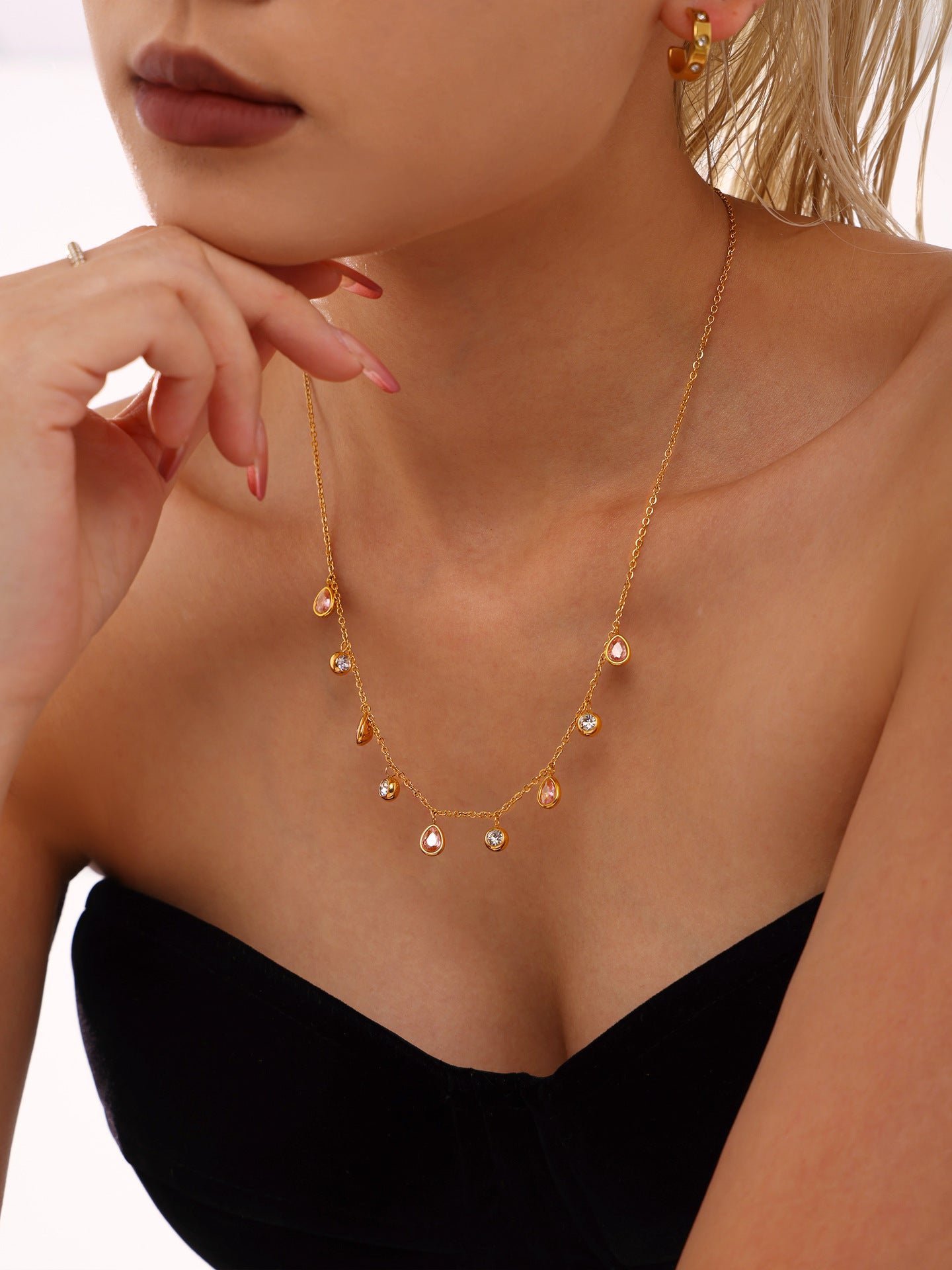 Dainty Gold Teardrop Charm Necklace(green)