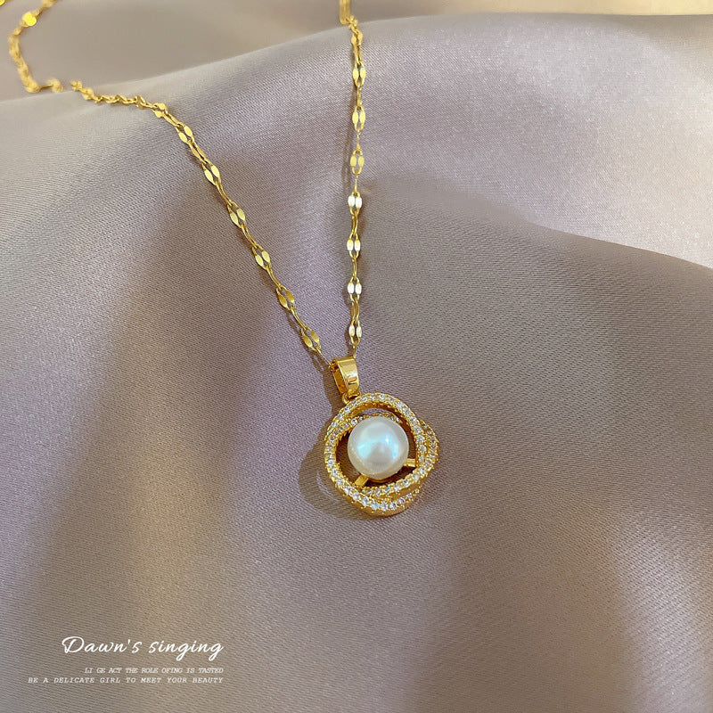 Gold Pearl Pendant Necklace