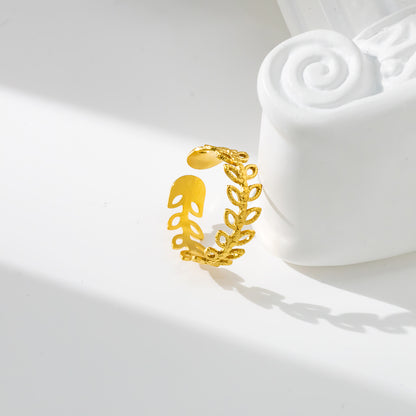 Golden Laurel Ring ✨🌿