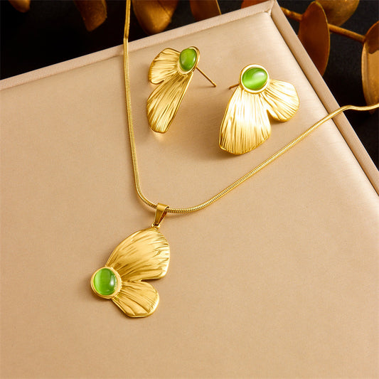 Golden Leaf Jewellery Set – Necklace & Earrings