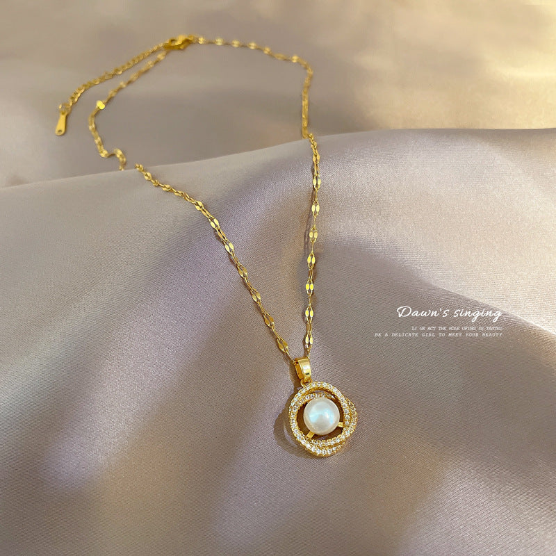 Gold Pearl Pendant Necklace