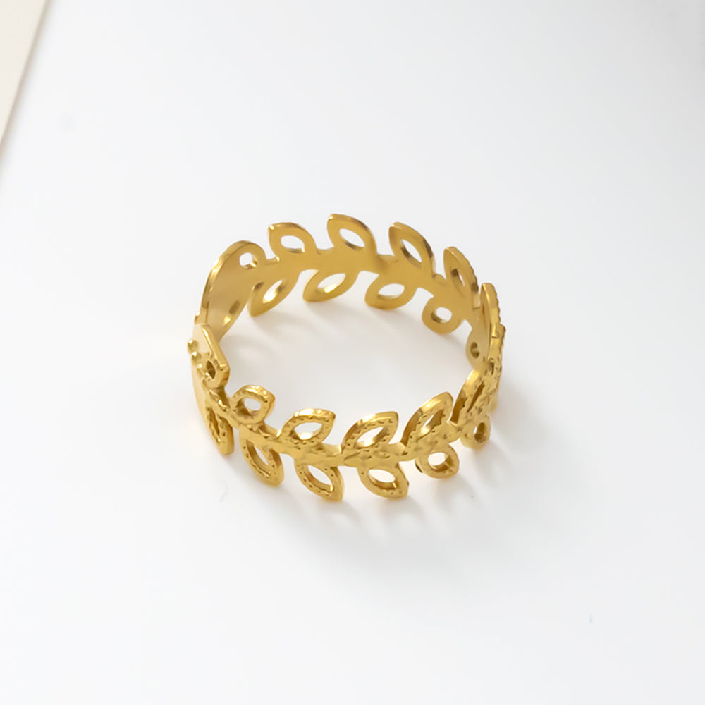 Golden Laurel Ring ✨🌿