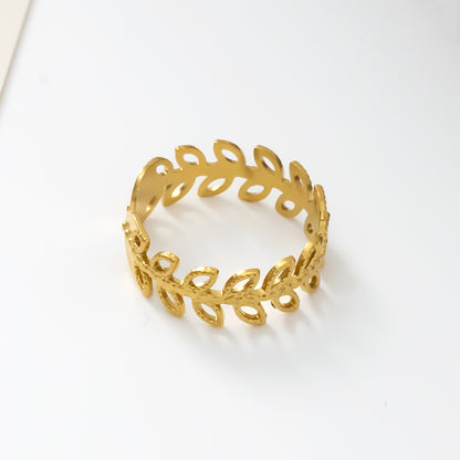 Golden Laurel Ring ✨🌿